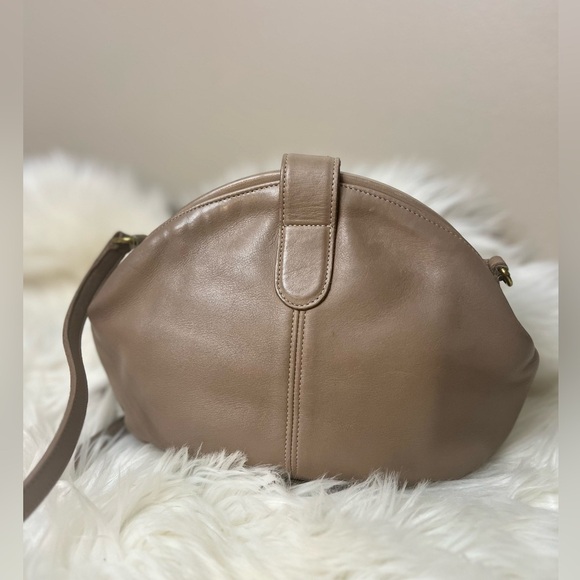 Vintage Coach Laurel Clam Shell - Picture 2 of 12